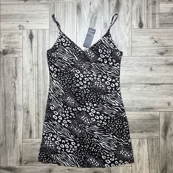 Nasty Gal Dresses & Skirts - Nasty Gal Monochrome Abstract Dress Size US 2